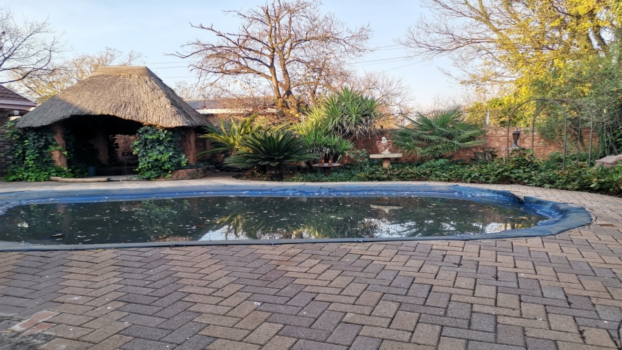5 Bedroom Property for Sale in Miederpark North West